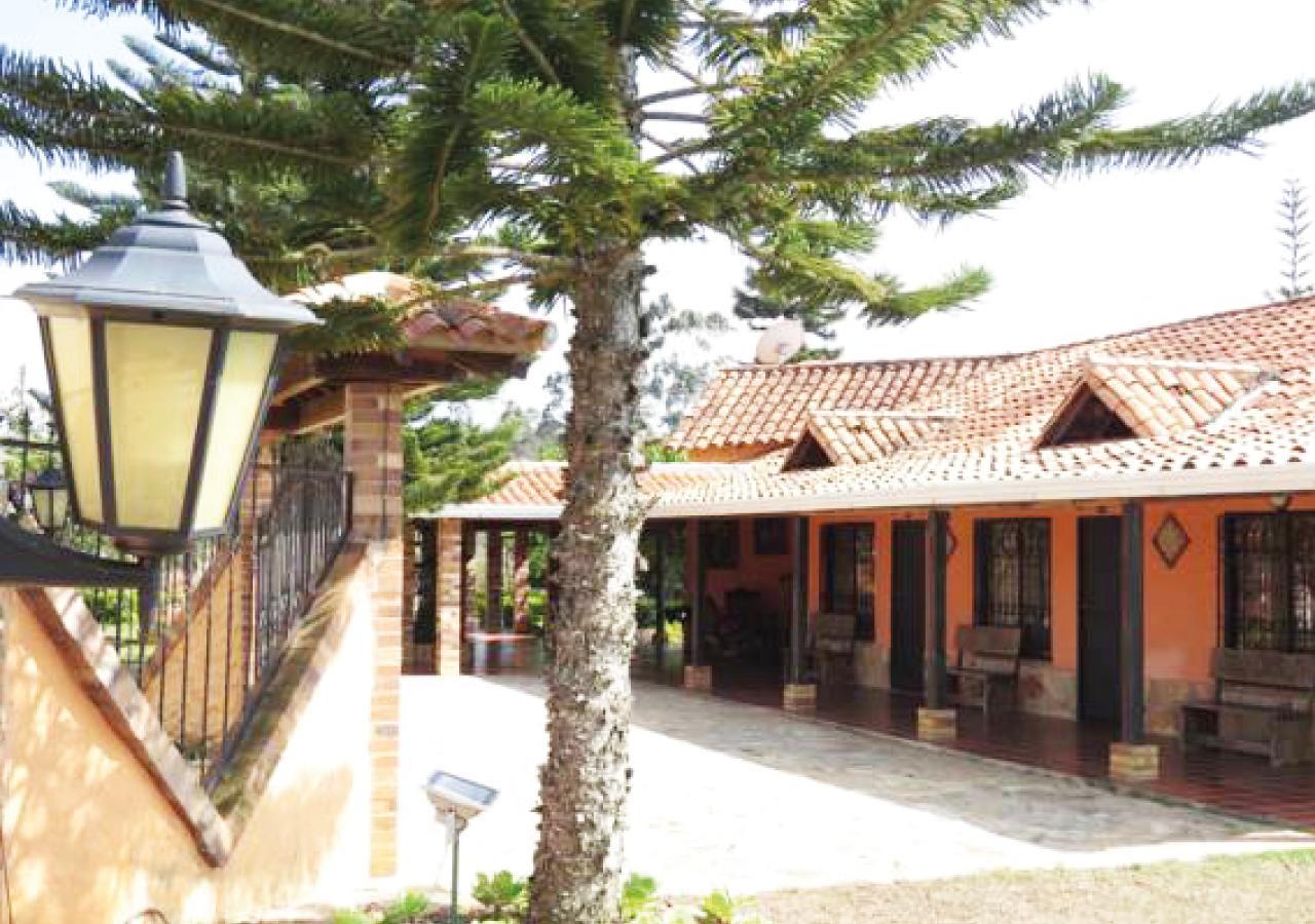 Hotel Cristo Rey Campestre Los Santos  Exteriör bild